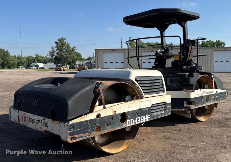 2005 Ingersoll Rand DD-138HF double drum vibratory roller - NE9828