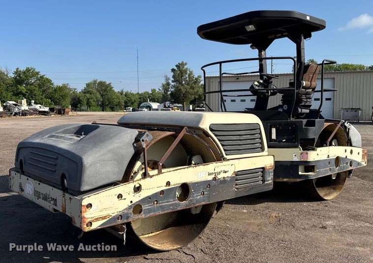 2004 Ingersoll-Rand DD-138HFA double drum vibratory roller - NE9829