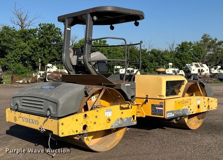 2010 Volvo DD138HFA double drum vibratory roller - NE9830