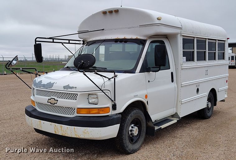 2005 Chevrolet Express G3500 school bus - DP4981