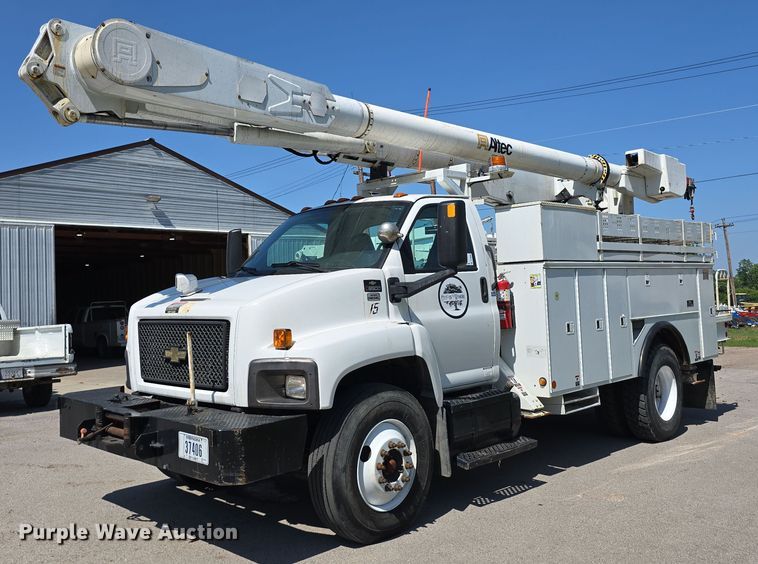 2009 Chevrolet C8500 bucket truck - DT6899