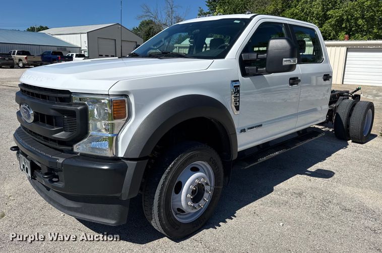 2022 Ford F450 Super Duty XL truck cab and chassis - DV4062