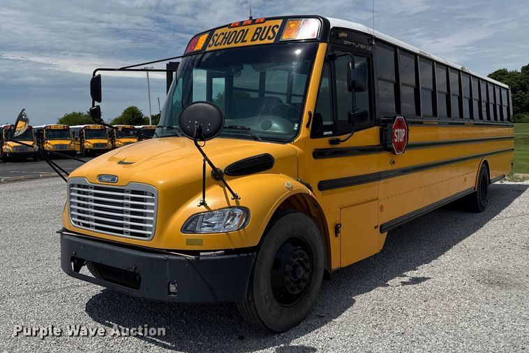 2010 Thomas  Saf-T-liner school bus - DZ4197