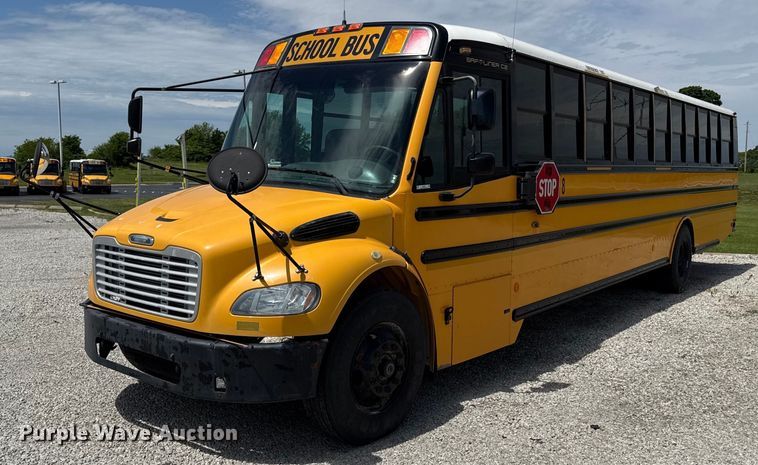 2010 Thomas Saf-T-Liner C2 school bus - DZ4198