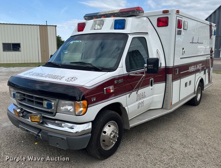 1999 Ford E450 Super Duty ambulance - EG6491