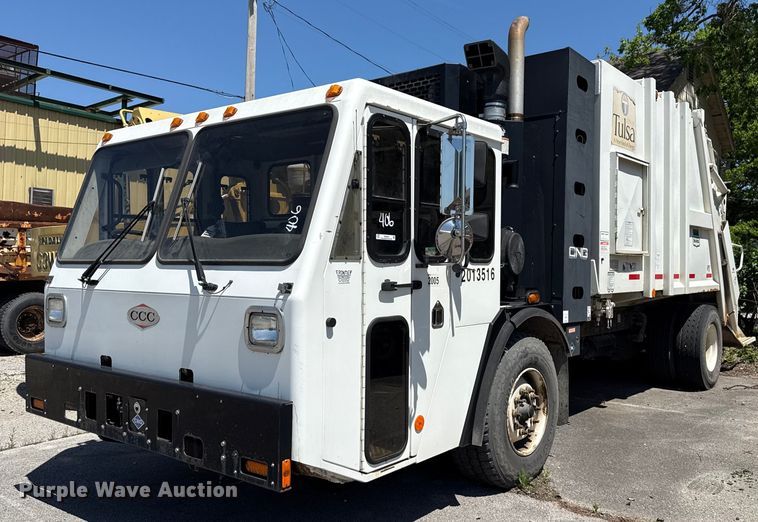 2013 Crane Carrier Low Entry refuse truck - EG8350