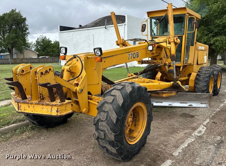 1987 John Deere 770B motor grader - EQ4828