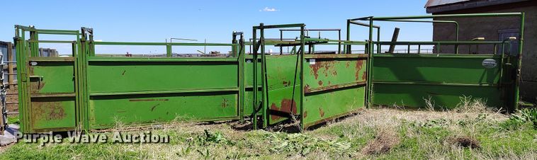 Powder River livestock alley - DP4962