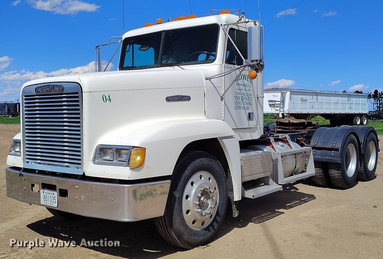 1989 Freightliner FLD semi truck - DP4963