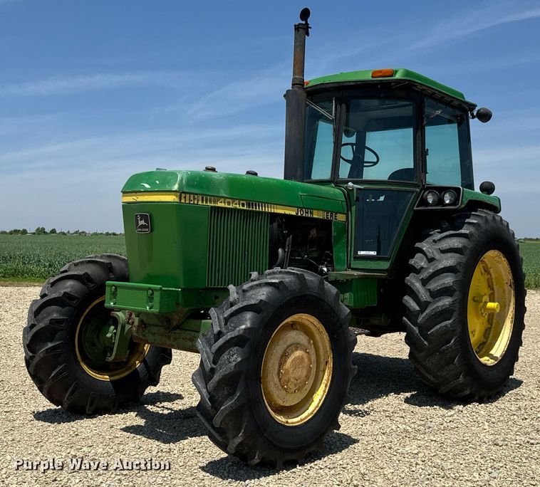 John Deere 4040 MFWD tractor - DY0156