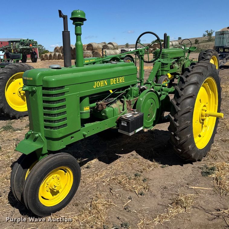 1941 John Deere B tractor - EG6471