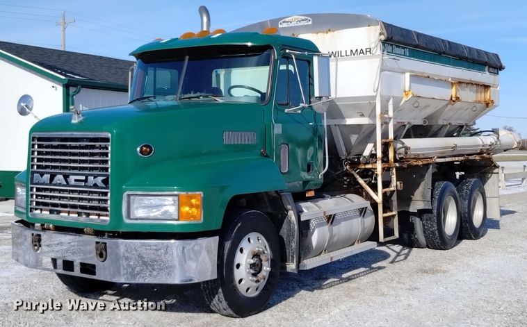 1999 Mack CH613 fertilizer delivery truck - EH0118
