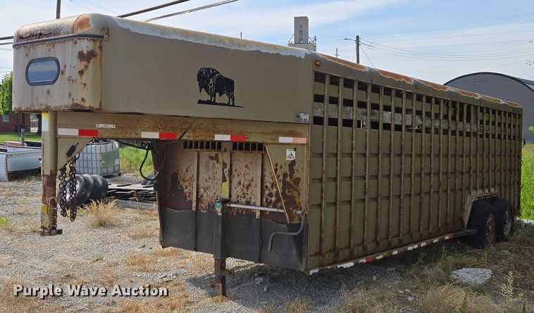 2001 Travalong livestock trailer - EM7373