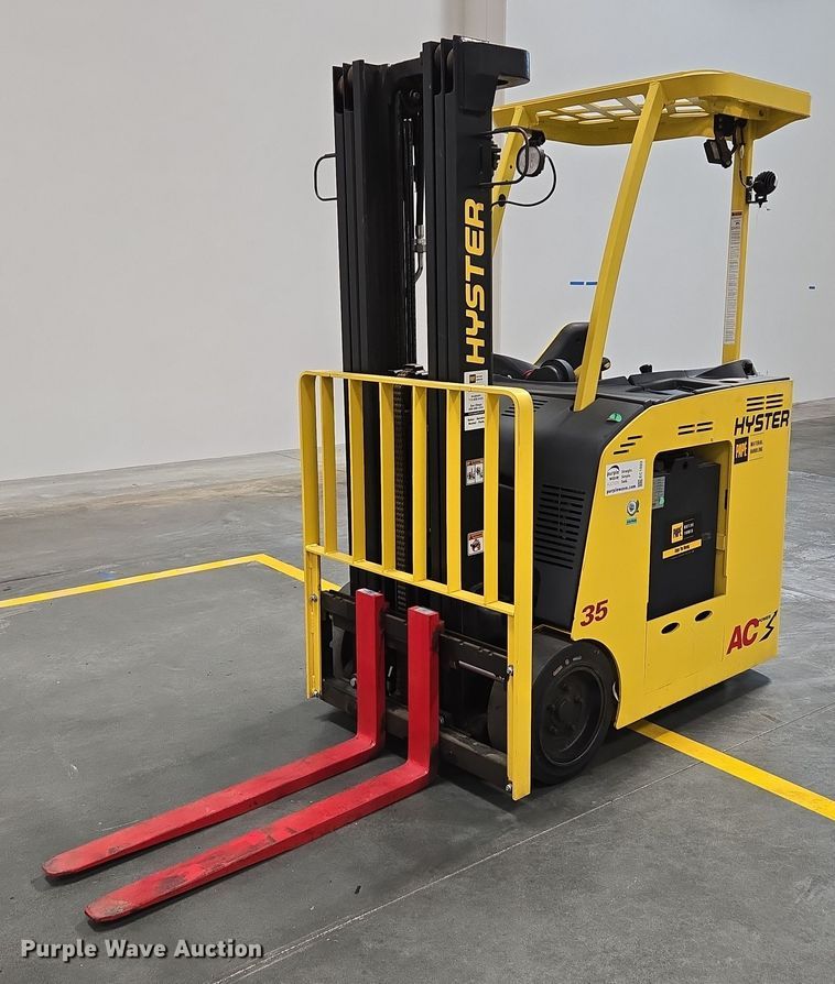 2023 Hyster E35HSD3-18 forklift - EC1023