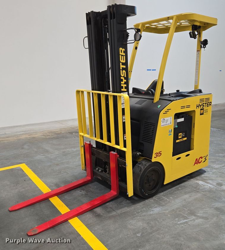 2023 Hyster E35HSD3-18 forklift - EC1024