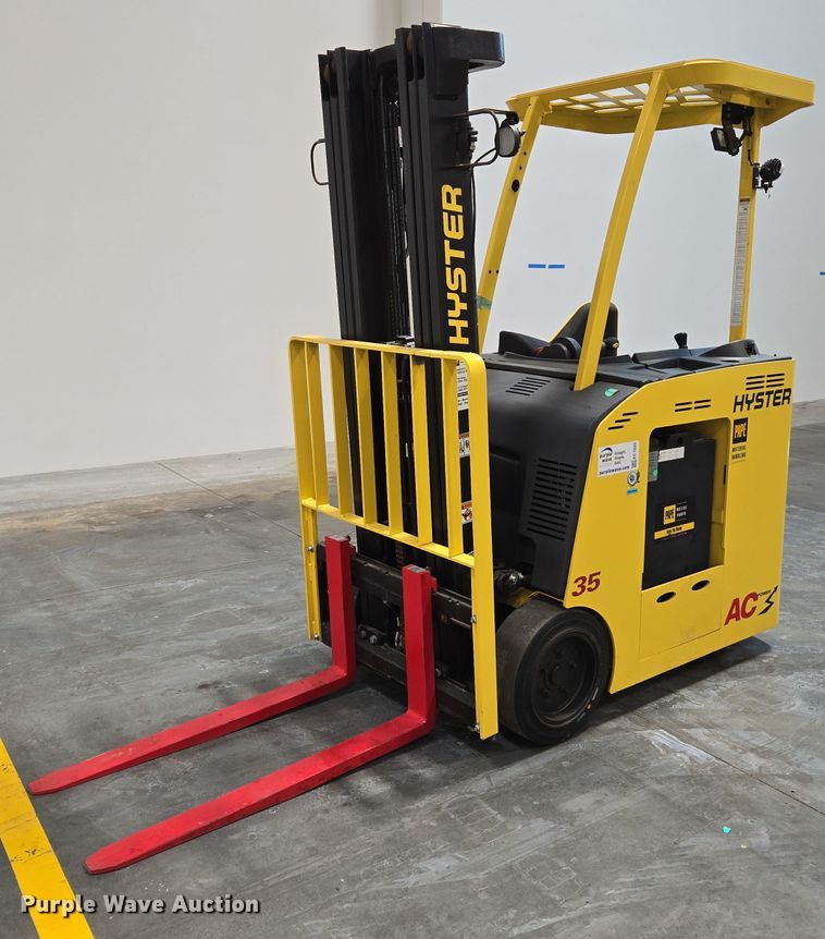 2023 Hyster E35HSD3-18 forklift - EC1025