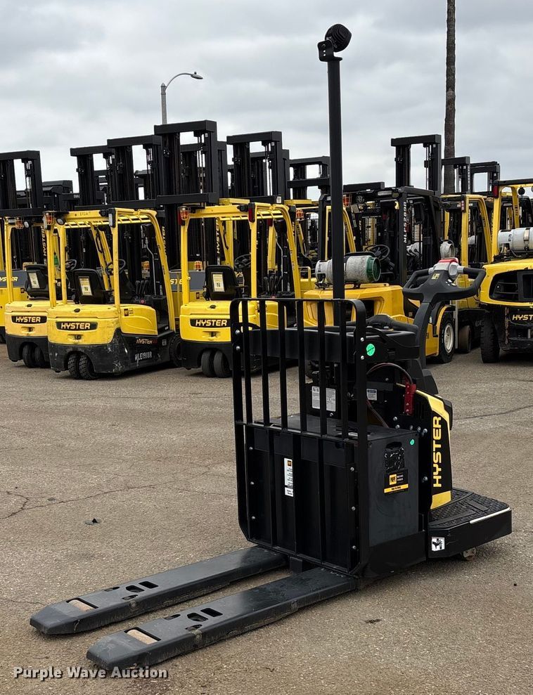 2023 Hyster B60ZAC2 pallet jack - EL6033
