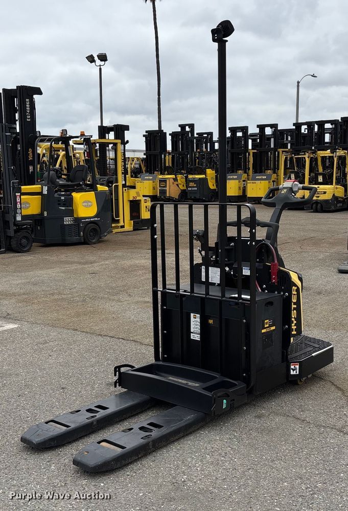 2023 Hyster B60ZAC2 pallet jack - EL6038