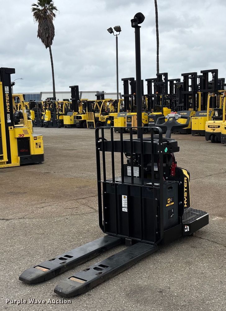 2023 Hyster B60ZAC2 pallet jack - EL6040