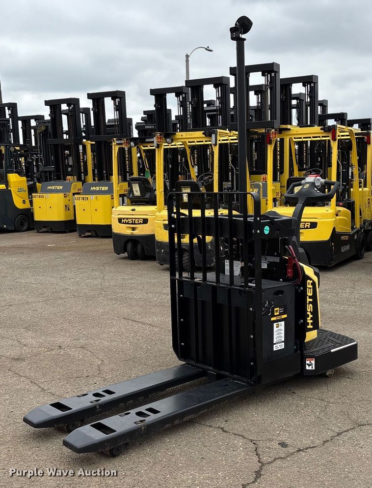 2023 Hyster B60ZAC2 pallet jack - EL6043