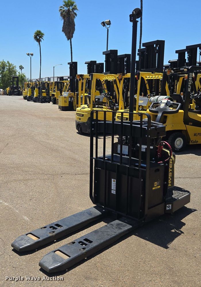 2023 Hyster B60ZAC2 pallet jack - EL6056