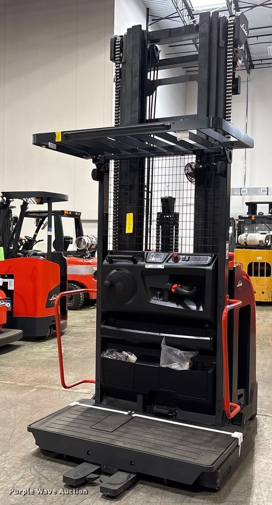 2023 Linde V15 order picker - ND9962
