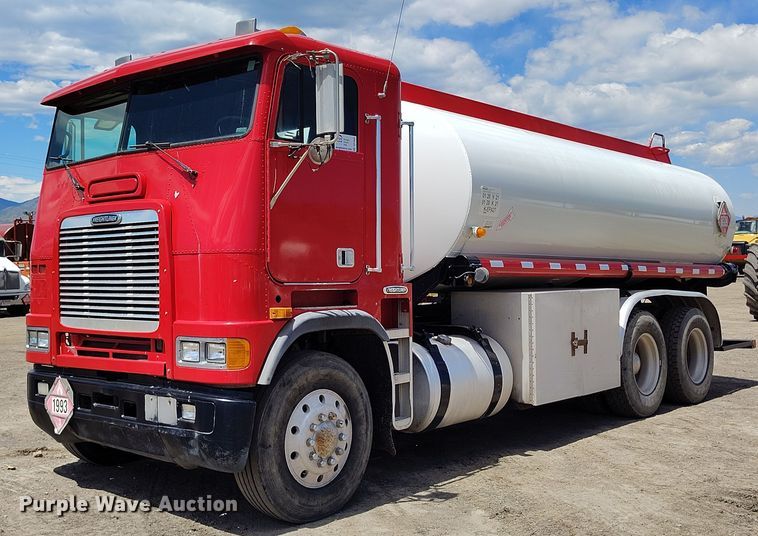 1997 Freightliner  FLB fuel truck - DP4943