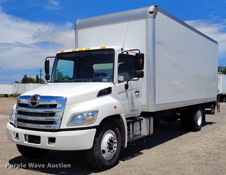 2014 Hino 268 box truck - DP4984