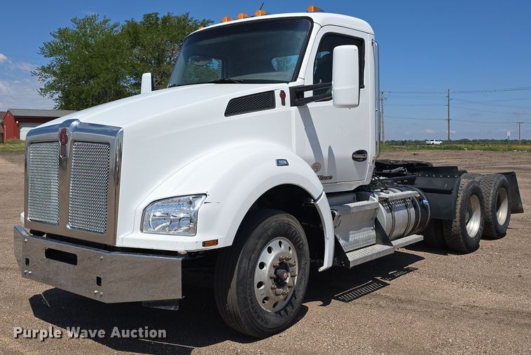 2018 Kenworth T880 semi truck - DT6886