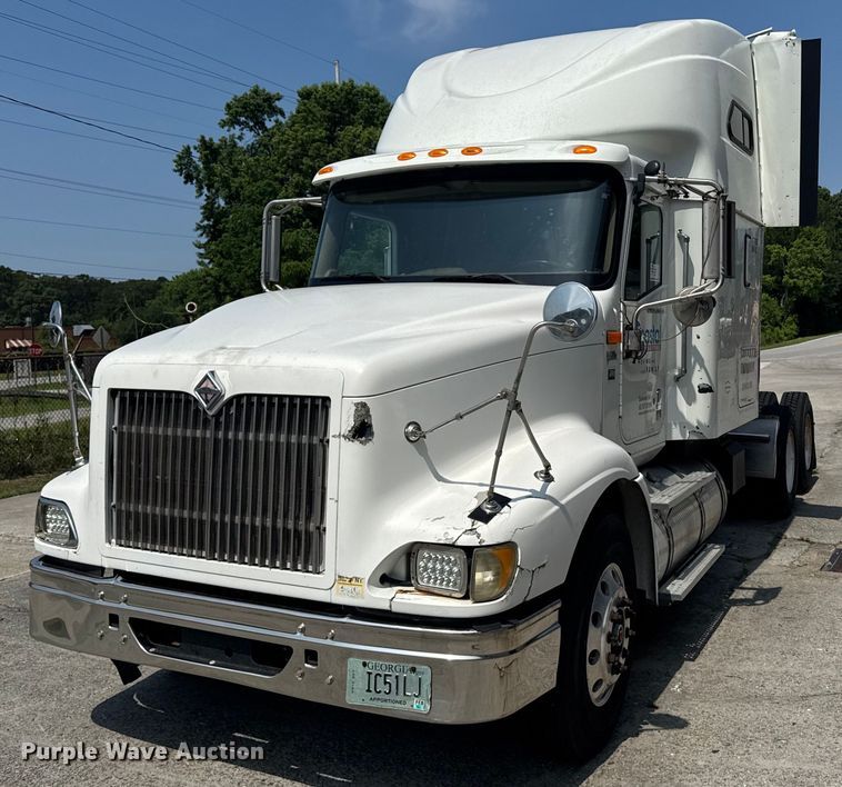 2007 International 9400I semi truck - DW1989