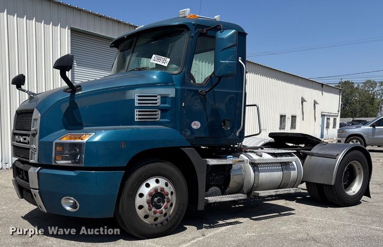 2019 Mack AN42T semi truck - YA0497