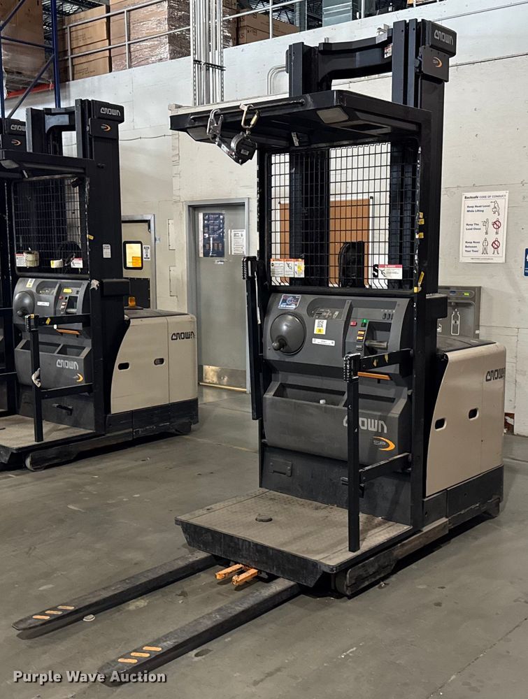 2016 Crown SP3520-30 order picker - DH9971