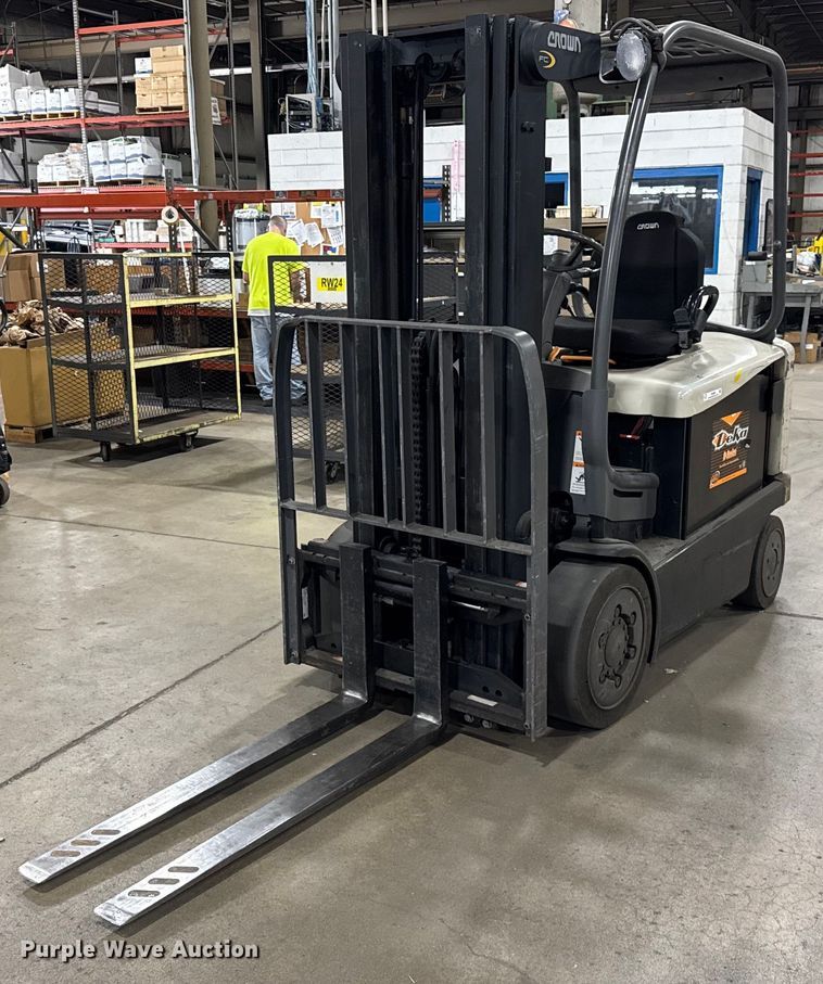 2012 Crown FC4525-50 forklift - DH9990