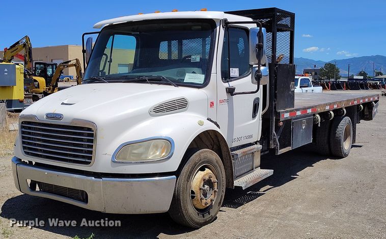 2007 Freightliner Business Class M2 flatbed truck - DP4989