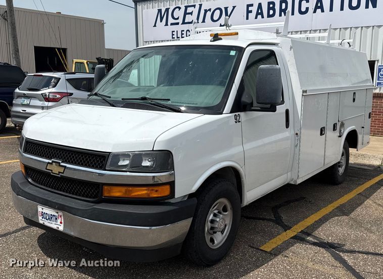 2018 Chevrolet Express 3500 utility van - DS4352