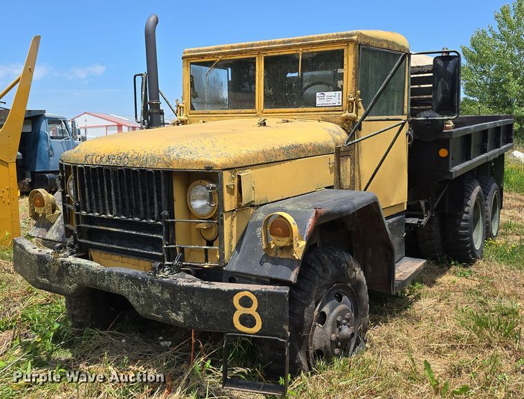 1972 AM General dump flatbed truck - DT6947