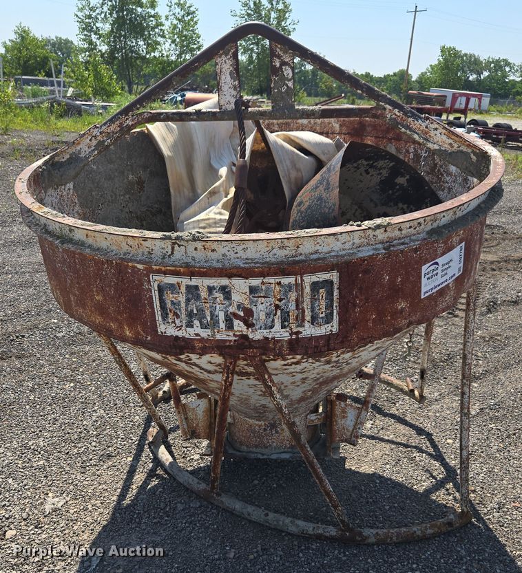 Gar-Bro concrete bucket - DU7782