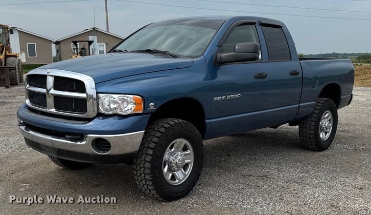 2003 Dodge Ram 2500 SLT Quad Cab pickup truck - DV2744