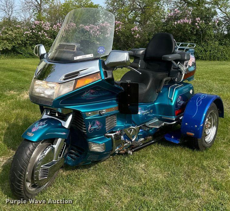 1992 Honda GL1500SE motorcycle - DZ8987