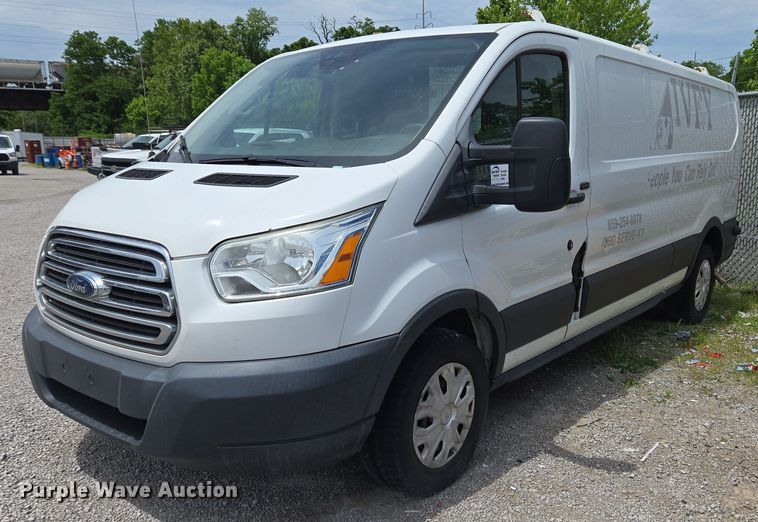 2015 Ford Transit 350 van - EC4257