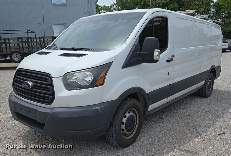 2017 Ford Transit 350 van - EC4258