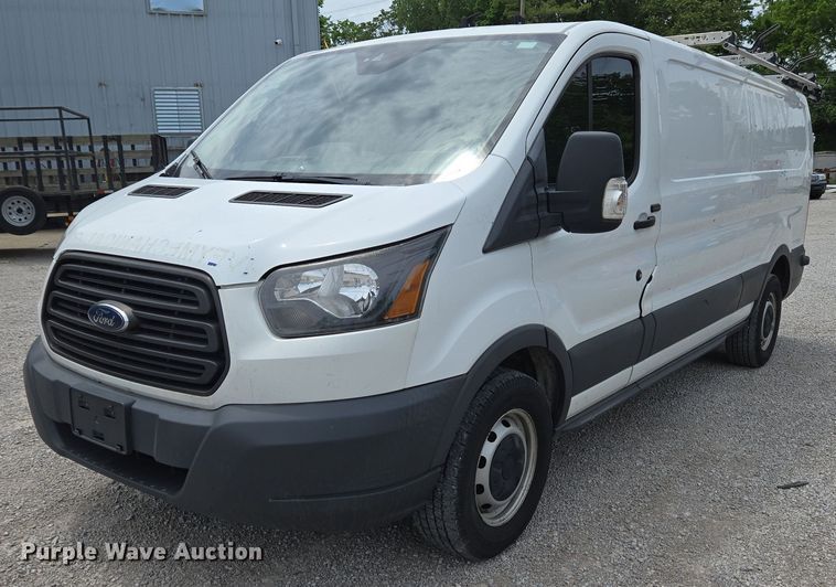 2017 Ford Transit 350 van - EC4259