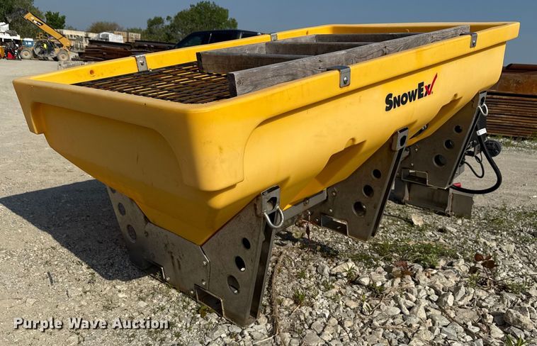 Snowex 10R-059633 spreader  - EF2000