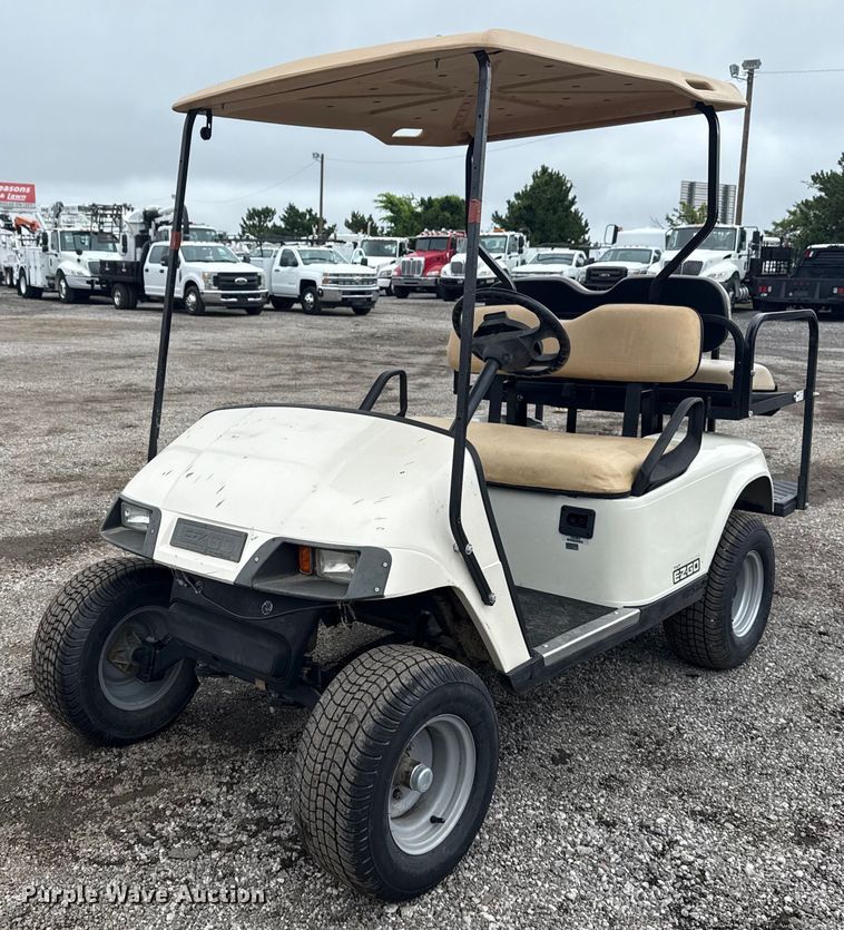 E-Z-GO TXT golf cart - EG5887