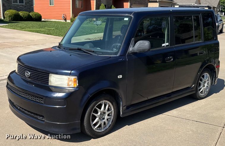2005 Toyota Scion XB SUV - EG6589