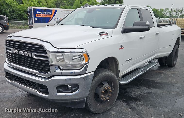 2019 Dodge Ram 3500 Crew Cab pickup truck - EJ0094