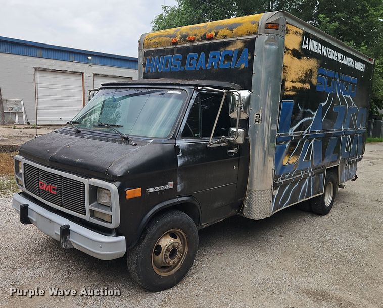 1996 GMC Vandura 3500 box truck - EJ0098