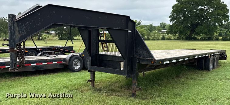 2006 Gooseneck equipment trailer - EJ3832