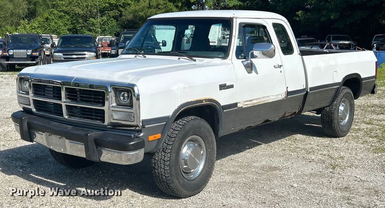 1993 Dodge Power Ram 250 Club Cab pickup truck - EK8169