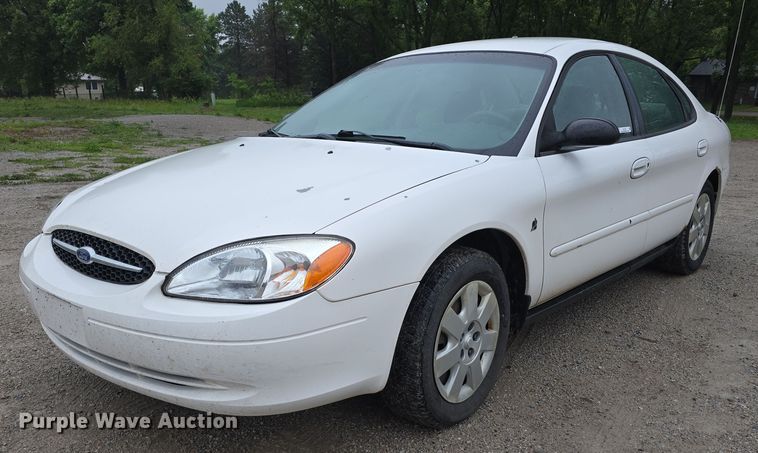 2001 Ford Taurus LX  - EO1021